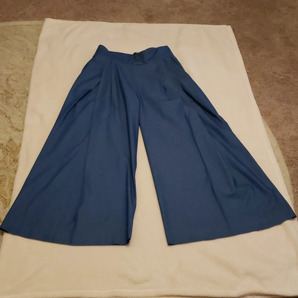 Pants - Picture 2 of 7